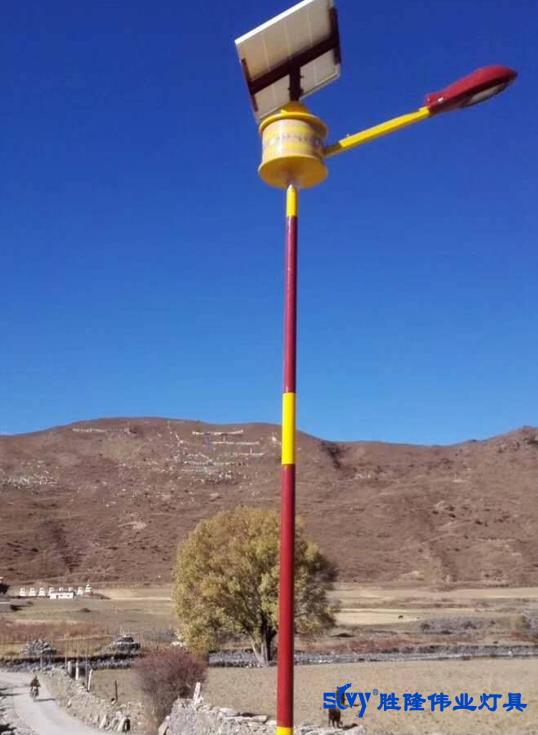稻城亚丁太阳能路灯案例