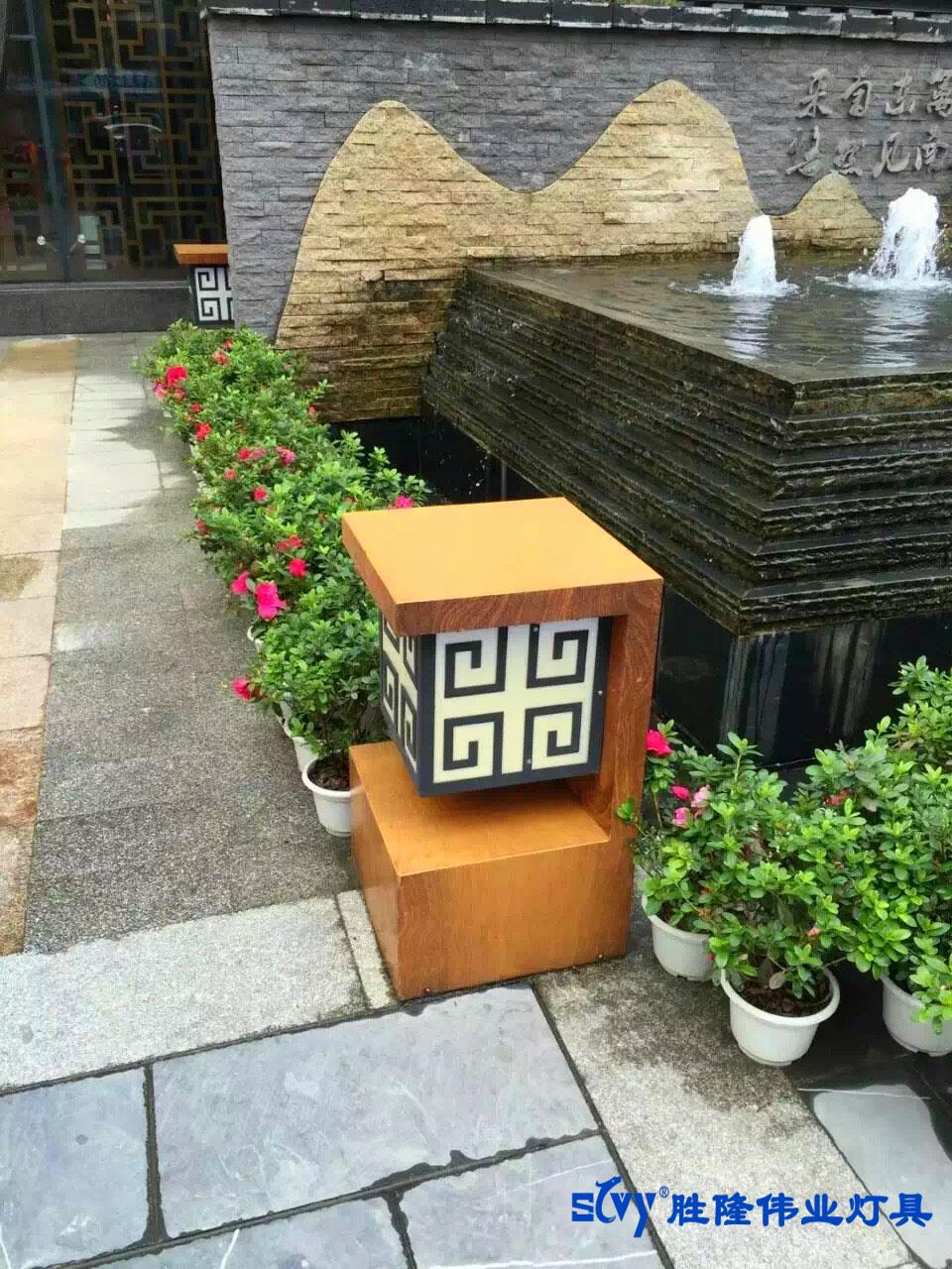 四川木纹柱头灯